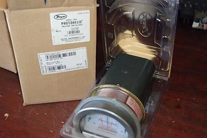Dwyer 3320-TAMP, Pressure Switch/ Gauge, -10 to 10 Inch/H2O, New in Box - Picture 1 of 1
