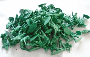 Marx play sets Army Soldiers 1970-80's 70 + pieces green figures Color lot 7 - Picture 1 of 2