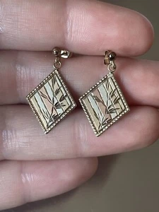 Vintage 9ct 375 Tri Gold Diamond Shape Cut Plant Drop Dangle Stud Earrings 0.85g - Picture 1 of 4