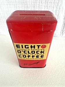 Banco de café de las ocho en punto de la década de 1950 vintage rojo estaño/metal 3 7/8 x 2 1/4 x 1 3/4 - Imagen 1 de 11
