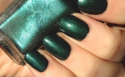 Smalto Unghia Effetto Gel Verde Scuro Metallico Lucido Nail Art Rinforzante - Immagine 1 di 4