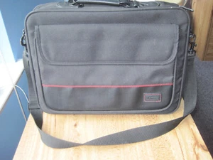 TARGUS Black Brief Case Laptop Computer Messenger Bag Travel Case 16" - Picture 1 of 3