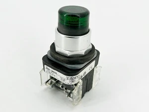Allen Bradley 800T-QBH2G Push Button 4/13 Momentary 30mm Illuminated Green 130 - Picture 1 of 4