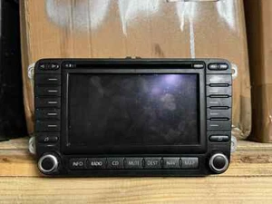 GOLF V radio navigation control unit 1K0035198B Volkswagen - Picture 1 of 2