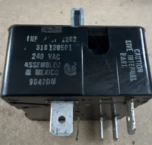 Frigidaire Range Infinite Switch (240VAC) 318120501 97230M ASMN - Picture 1 of 6