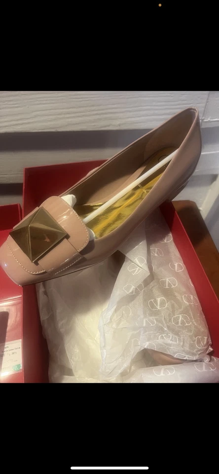 VALENTINO GARAVANI Rosa Charol Un Oro Tachuela Ballet Pisos Talla EU38.5 Foto 1 de 4
