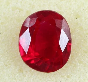 Utah Beryl Bixbite Smeraldo Rosso 6,30 Ct Pietra Preziosa Ovale Naturale Certificata T6460 - Foto 1 di 7