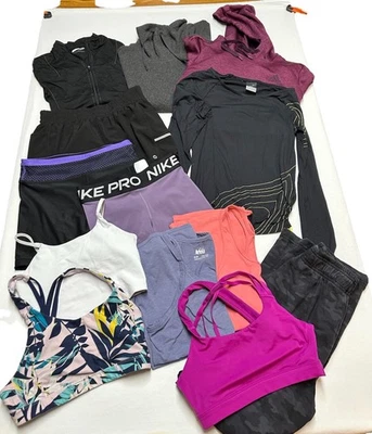 Lote deportivo para mujer Pantalones cortos pequeños Legging Camisa Sudaderas con capucha 18 Total Pc Tank Bra Foto 1 de 4
