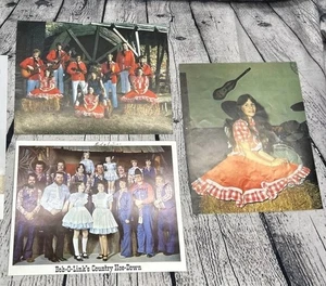 Fotos grupales firmadas vintage de Branson MO espectáculo de música country - Imagen 1 de 12