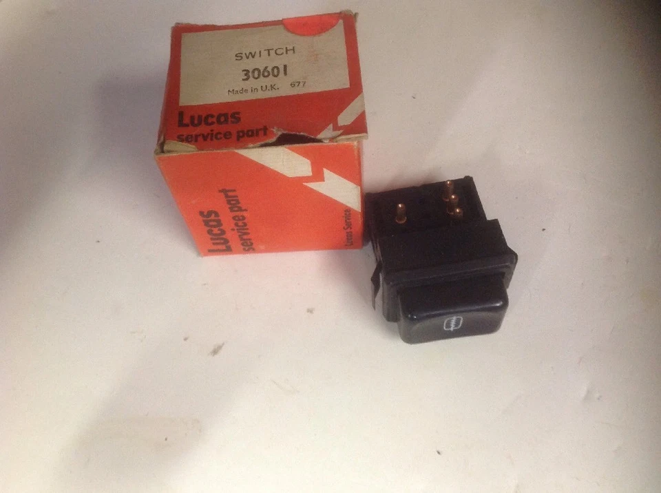Interruptor de descongelación de ventana trasera Lucas 30601 Triumph TR7 1975 1976 1977 NOS * Foto 1 de 3