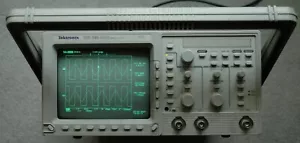 Osciloscopio digital calibrado Tektronix TDS 340 100Mhz - Imagen 1 de 16