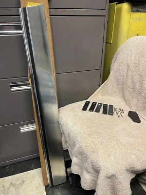 FORD E1DZ-54208798 1981 1982 GRANADA SEDÁN PUERTA INFERIOR MOLDURA NUEVO DE STOCK Foto 1 de 4