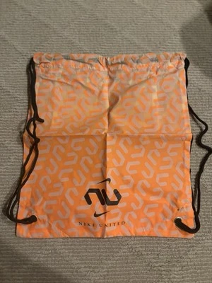 Nike United Bolso de Botines de Fútbol Naranja Plata Cordón Gimnasio Paquete Nuevo Foto 1 de 4