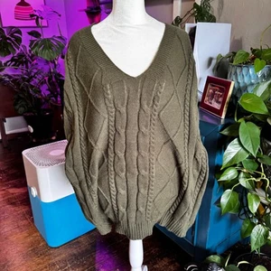 Plus Size Green V-Neck Batwing Sleeve Sweater 2XL - Picture 1 of 6