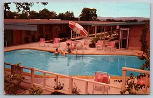 Pink Flamingo Motor Hotel RED BLUFF, CALIFORNIA postcard D8 - Picture 1 of 2