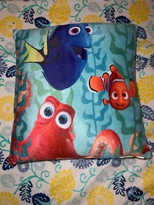 Disney Pixar Findet Dorie Hank Nemo Dorie 12" x 12" Kissen - NEU - Bild 1 von 4