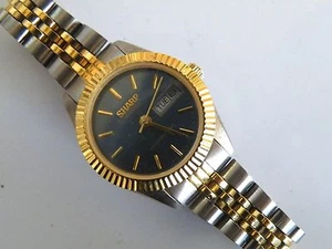 Vintage Sharp Day / Date Quartz Damen Silber & Gold Water Resist - Bild 1 von 2