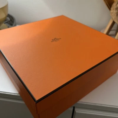 Hombre una oferta!!! Cajas Hermes vacías a la venta excelente estado  Foto 1 de 4