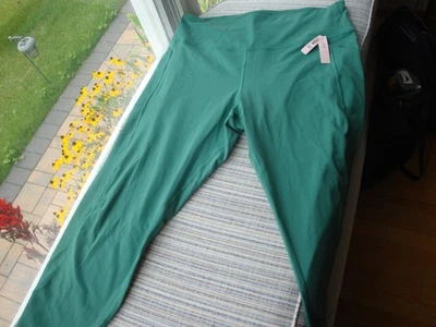 NWT VICTORIA'S SECRET GREEN XXL SHORT WORKOUT ACTIVEWEAR SIDE POCKETS  LEGGINGS - Image 1 of 4