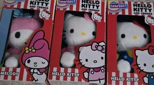 Juego de 3 mini juguetes de peluche Hello Kitty And Friends básicos divertidos micro adolescentes en caja - Imagen 1 de 4