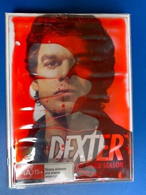 DVD “DEXTER”.LA 3ª TEMPORADA, 605 MINUTOS -:- EN REPRODUCCIÓN UNA VEZ COMO NUEVO. Foto 1 de 4