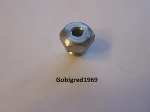 NUEVO Genuino Stihl 075 076 Tuerca de Tornillo de Bloqueo 1111 647 7600 LOTE Más Listado LG5 - Imagen 1 de 1