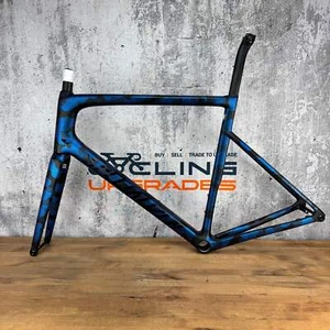 Light Use 2020 Specialized Tarmac SL6 61cm Disc Carbon Black/Blue Frameset 1990g - Picture 1 of 13