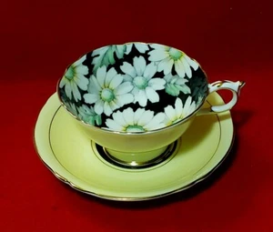 VINTAGE PARAGON DOUBLE WARRANT DAISY BLACK & YELLOW CUP & SAUCER GOLD ENGLAND - Picture 1 of 5