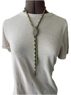 Corbata Bolo Guijarro Pulido Cuerda Verde Blanco De Colección con Extremos de Bala Occidental Para Hombres Unisex Foto 1 de 4