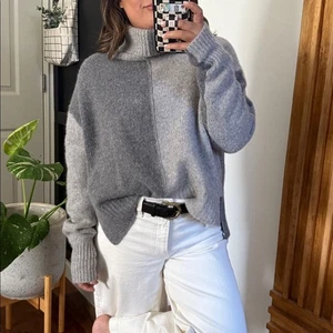 Magaschoni Heather Gray Colorblock Turtle Neck Relaxed 100% Cashmere Sweater. M - Picture 1 of 10