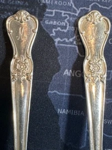 2 Intern. Silver Old Company Plate 1960 Signature Teaspoons M monogram TX125 - Picture 1 of 7