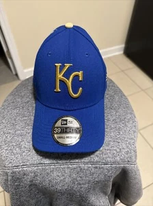 Kansas City Royals Hat New Era 39Thirty KC Hat Blue Gold Size Small/… - Picture 1 of 6