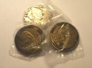 El presidente Bill Clinton elegido Medalla de Bronce Token Roll Of Honor Coin NOS sellado - Imagen 1 de 5