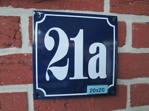 Hausnummer Emaille Nr 21a weisse Zahl auf blauem Hintergrund Mega 20 cm x 20 cm  - Picture 1 of 12