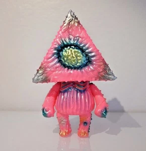 Toysbian x Hellopike "San Jiao Mo" One-off Sofubi Soft Vinyl 9" Kaiju Figure - Picture 1 of 7