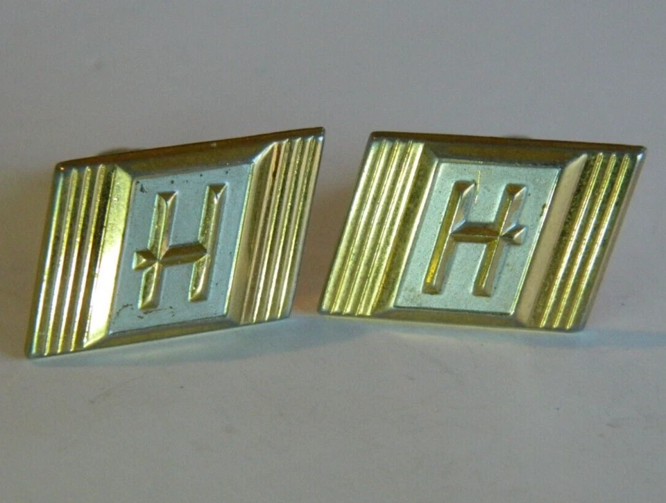 Vintage HICKOK GOLD tone letter H cufflinks - Image 1 of 2