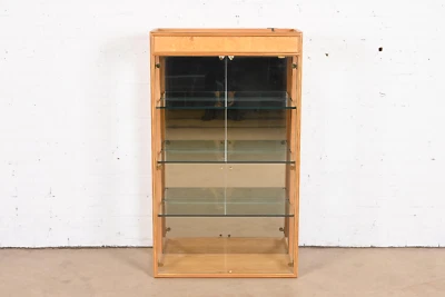 Деревянный книжный шкаф или шкаф-витрина Milo Baughman Style Burl от Henredon - Изображение 1 из 4