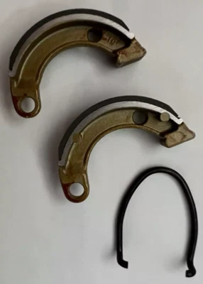 Sapatos de freio orgânicos EBC 301 - Honda/Yamaha/Suzuki Z50R/CRF50/TTR50/DZR70/XR50 - Imagem 1 de 4