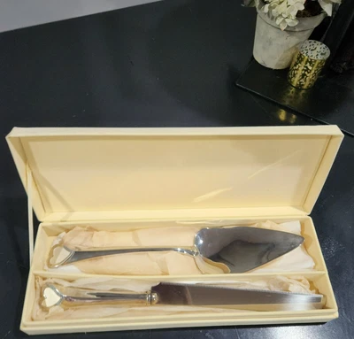 Conjunto de servidor faca bolo promessas de casamento Lenox 2 peças sobremesa coração banhado a prata - Imagem 1 de 4