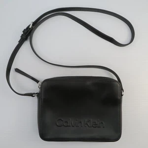 Calvin Klein Crossbody Bag Womens Black Faux Leather Zip Up Adjustable Strap - Picture 1 of 9