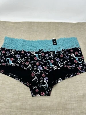 Panty corto de encaje ancho estampado náutico sirena tórrida talla grande (0) Foto 1 de 3