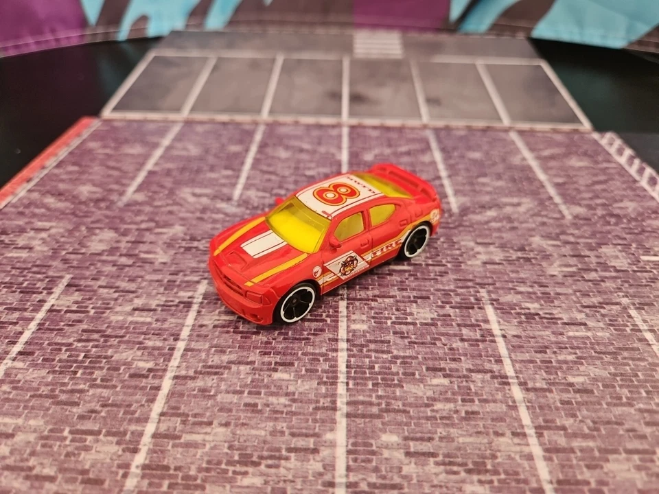 Dodge Charger SRT8 Hot Wheels Departamento de Bomberos Treasure Hunt Combine franqueo Foto 1 de 4