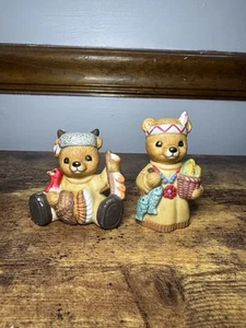 Set Of 2 Vintage Homco Thanksgiving Bear Figurines - Picture 1 of 4