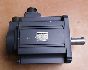SERVO MOTOR DE AIRE ACONDICIONADO MITSUBISHI HC-SFS152 - Imagen 1 de 2