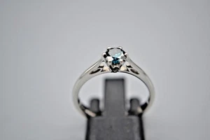 18ct Ladies Blue Diamond Solitaire Ring - Picture 1 of 4