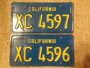 RARE SET OF NEW OLD STOCK CONSECUTIVE NUMBERED 1970's LICENSE PLATES......LOOK - Picture 1 of 2