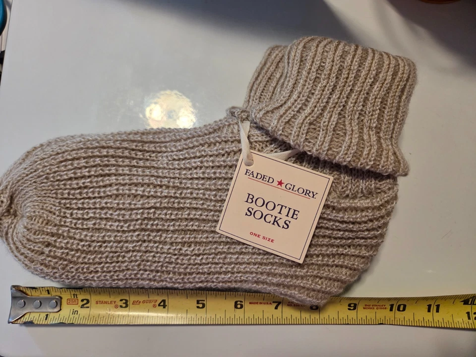 NUEVO CON ETIQUETAS Desteñido Gloria Beige Tostado Grueso Botín Calcetines Zapatillas Altura del Tobillo con Puño Foto 1 de 3