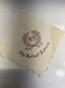 Vintage The Waldorf Astoria Cocktail Serviette - Bild 1 von 2