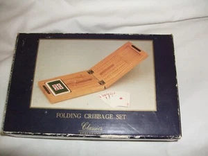 Klappbares Cribbage Set inkl. Spielkarten & Metall-Punkteheringe (keine Messingplatte) - Bild 1 von 6