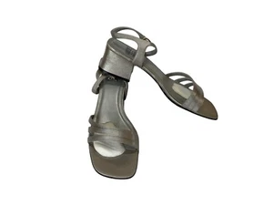 Mootsies Tootsie Womens Shoes BLEEKER BEE Silver Satin Scrappy Sandal Size 7.5M - Picture 1 of 6